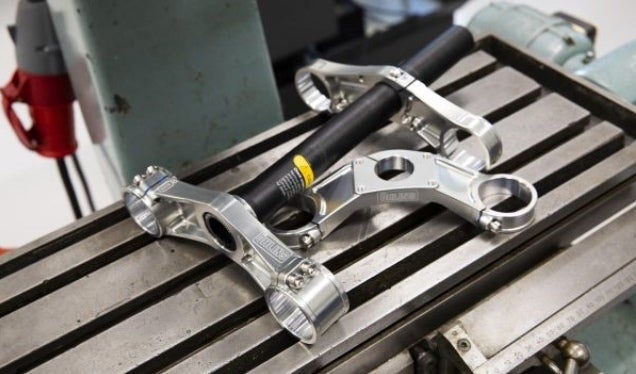 ohlins-mtb-carbon-crown-factory-racing-636x374-web.jpg