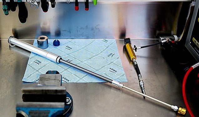ohlins-mtb-factory-racing-air-spring-28-636x374-web.jpg
