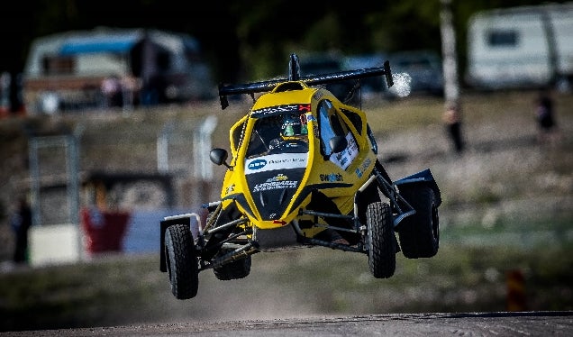 yellow-crosskart-in-air-racetrack-636x374-web.jpg